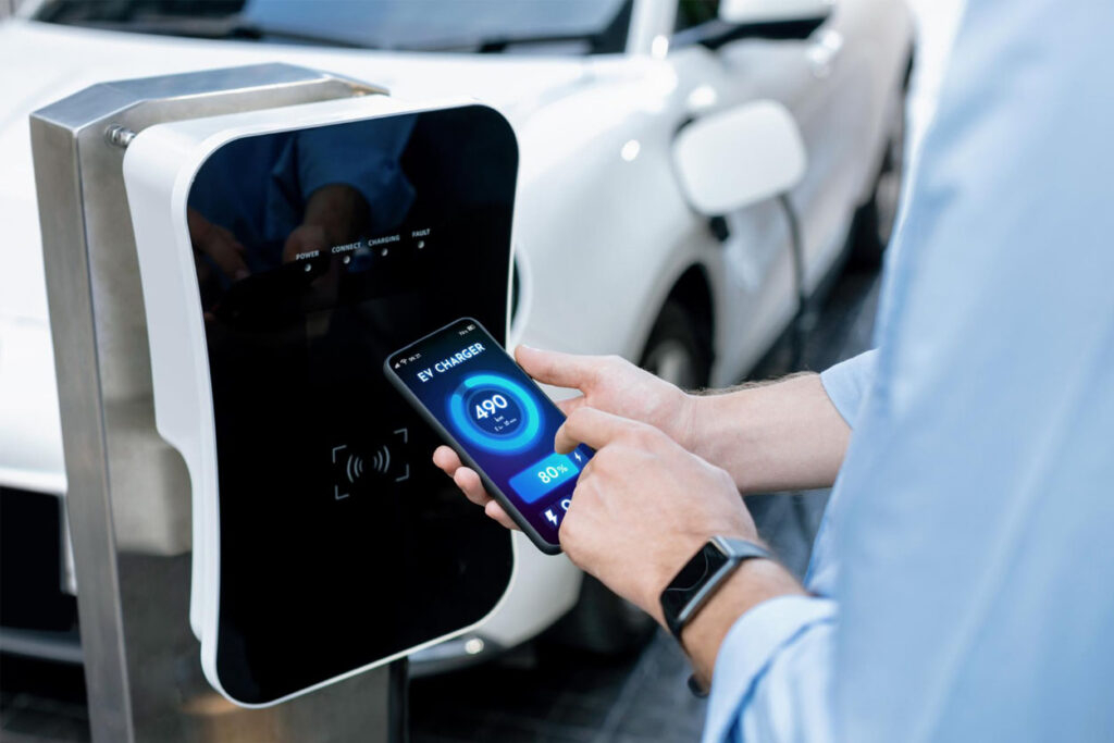 Installation Borne Fox ESS A7300 Solution de Recharge Intelligente pour Véhicules Électriques